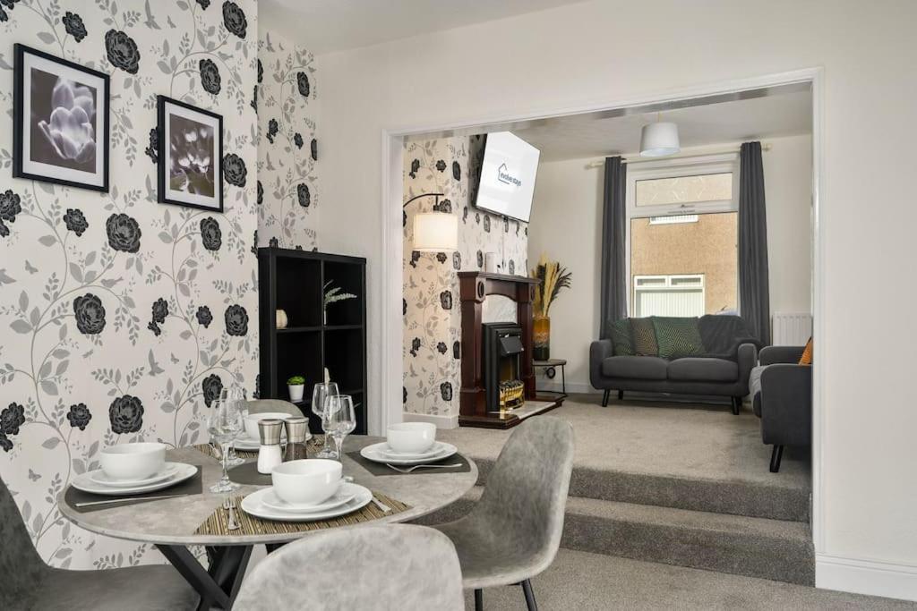 Stylish Home, Sleeps 6, Free Parking, Smart Tv, Free Wi-fi, Perfect For Groups Redcar
